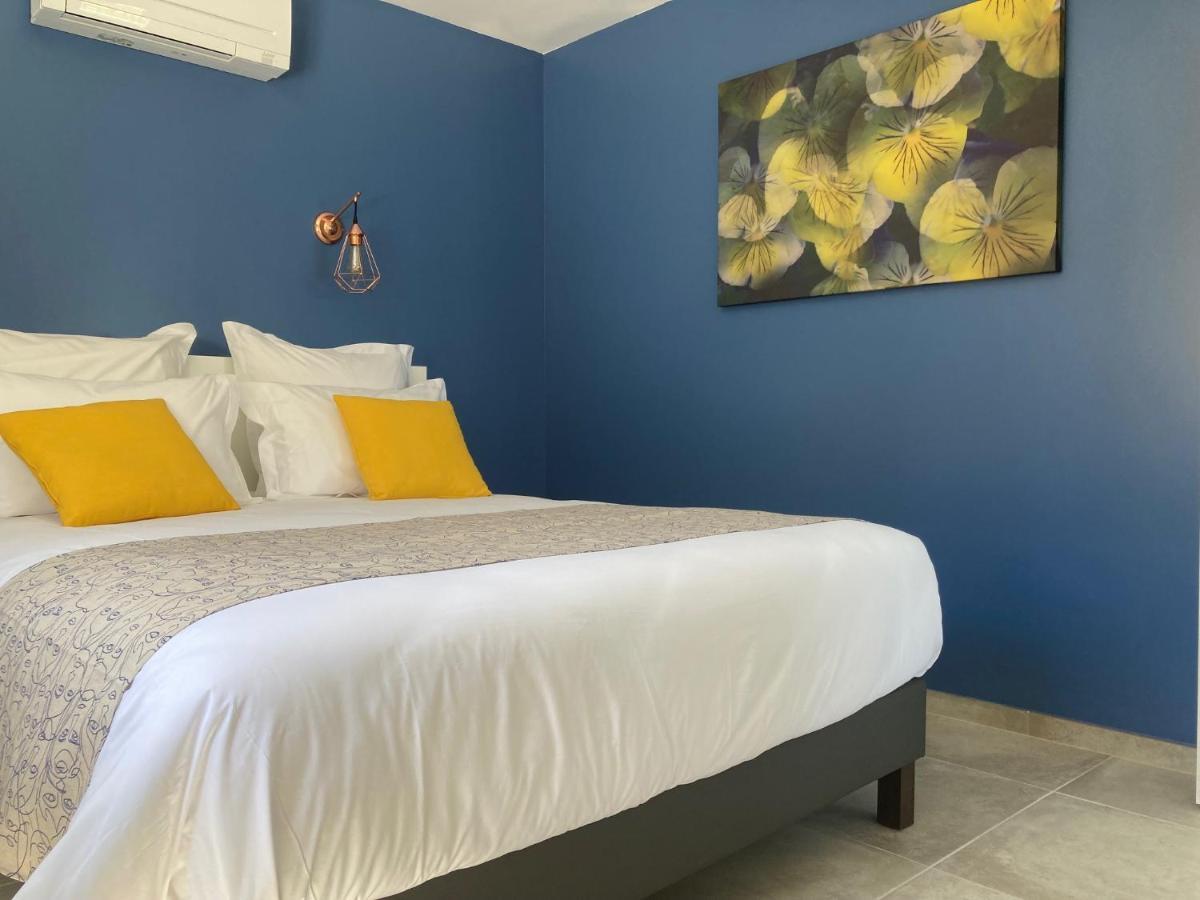 Domaine Forvent Bed and Breakfast Saint-Julien-de-Peyrolas Εξωτερικό φωτογραφία