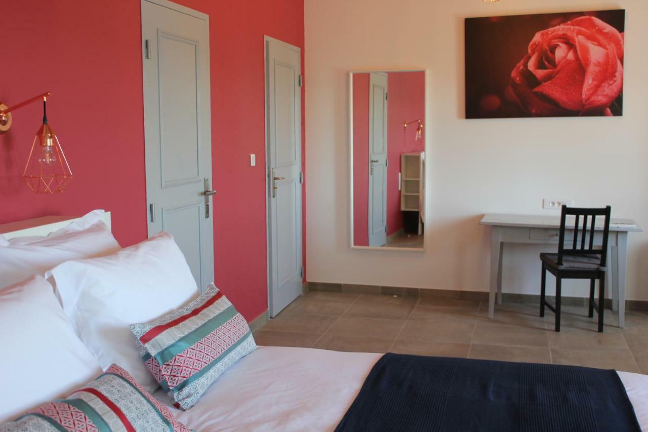 Domaine Forvent Bed and Breakfast Saint-Julien-de-Peyrolas Εξωτερικό φωτογραφία