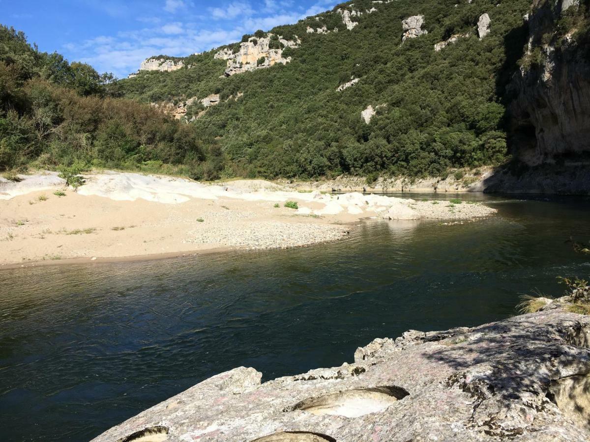 Domaine Forvent Bed and Breakfast Saint-Julien-de-Peyrolas Εξωτερικό φωτογραφία